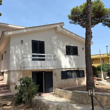 Casa Vacanze Amiche Del Mare Pulsano Exteriör bild